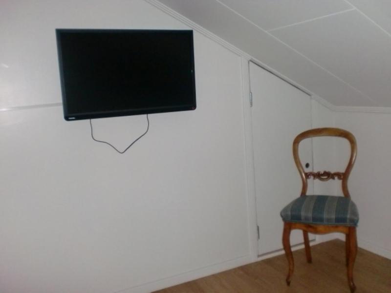Small Double Room with Shared Bathroom image 2