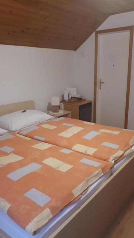 Standard Double Room image 3