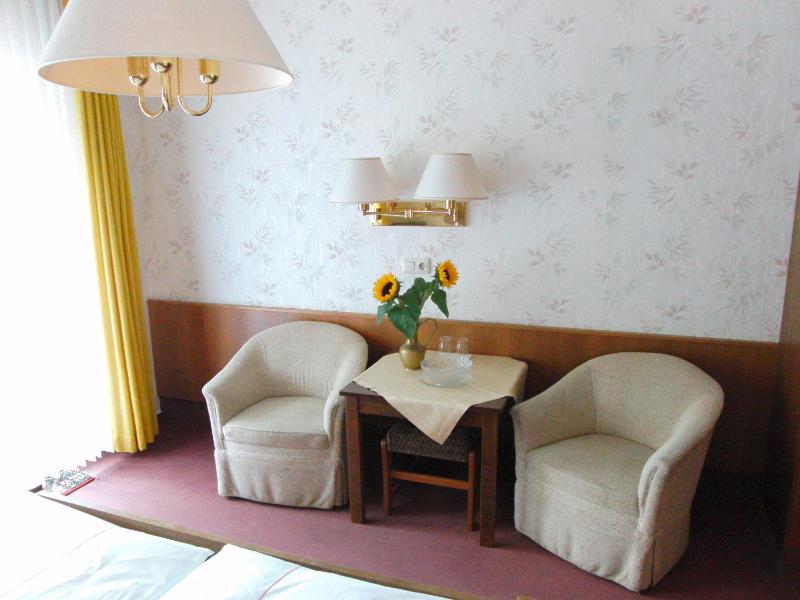 Double Room image 3