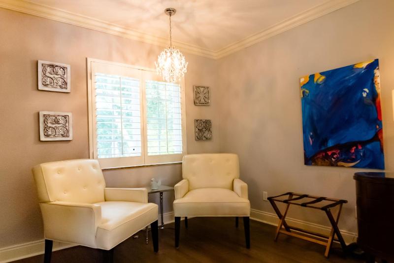 King Suite with Pool View image 4