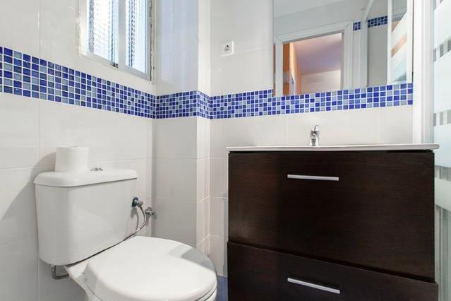 One-Bedroom Apartment image 4