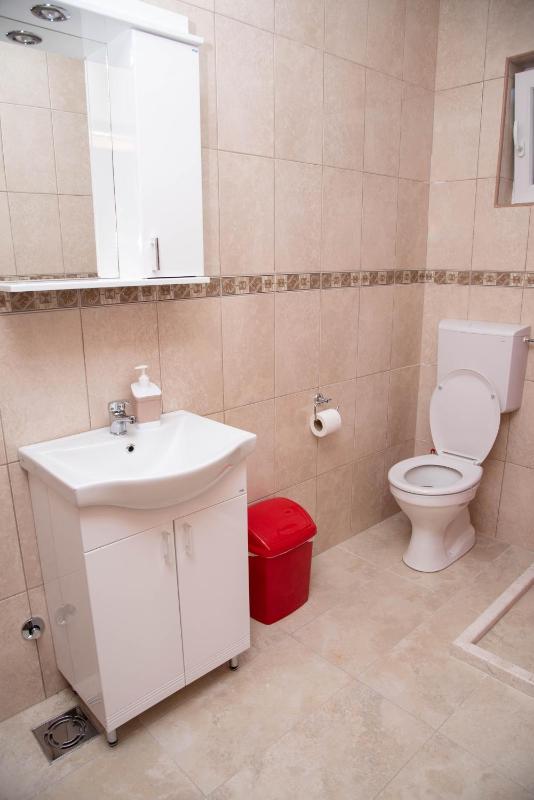 One-Bedroom Apartment image 2