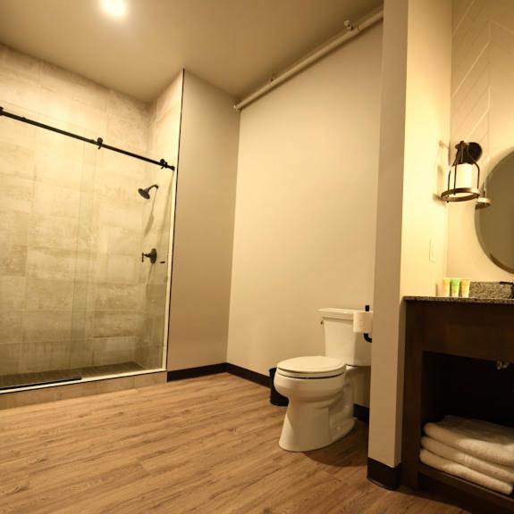 Room 6 @ 30 W Main Street (Interior, No View) image 4