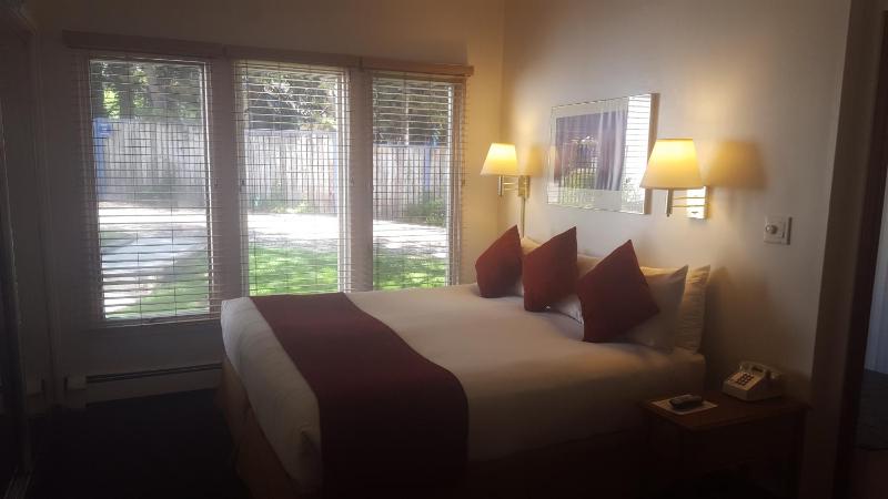 St Moritz Lodge and Condominiums - image 8