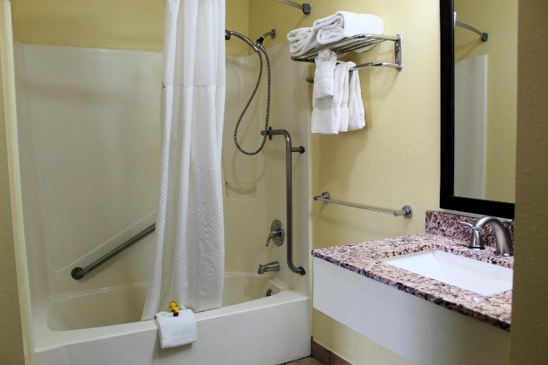 King Room - Disability Access - Non-Smoking image 3