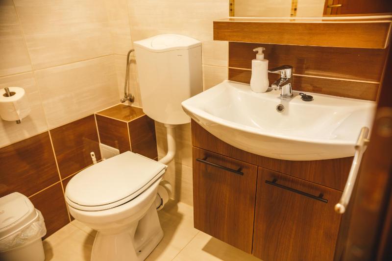 Deluxe Double Room with Two Double Beds image 4
