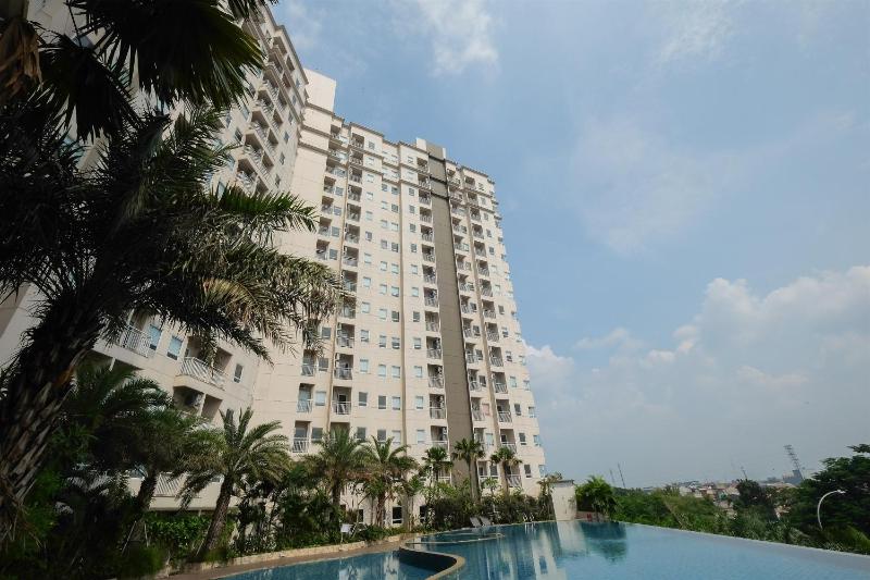 Elegant Studio No Kitchen Apartment Mustika Golf Residence By Travelio - image 9