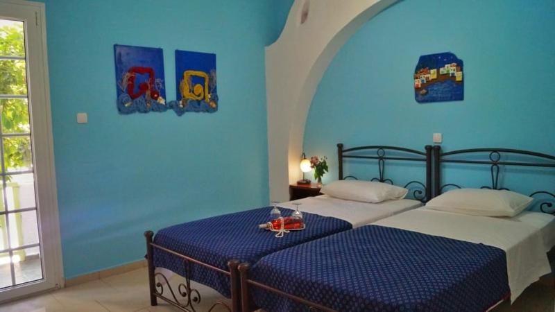 Twin Room image 3