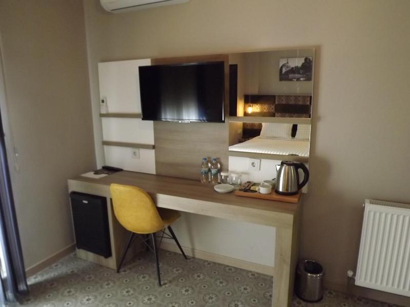 Standard Double Room image 2