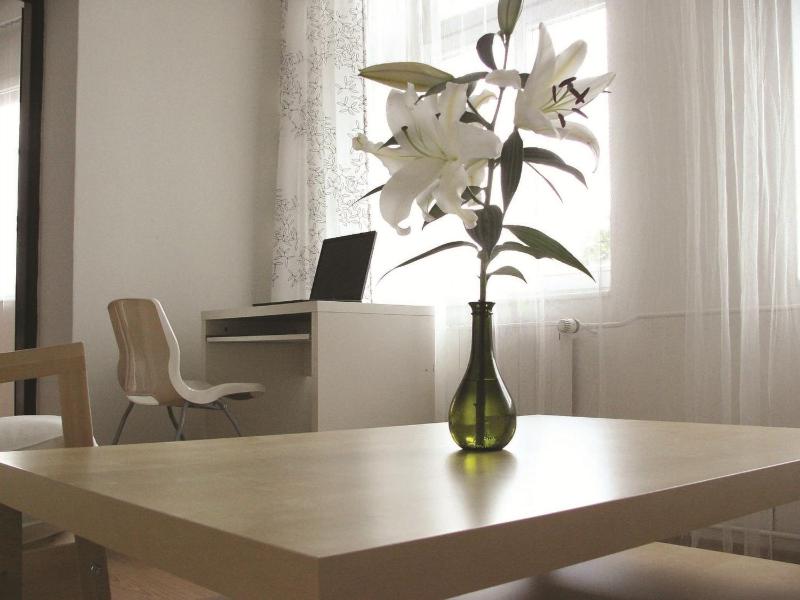 Single Room image 3