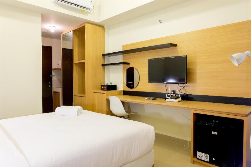 Comfy Studio Mustika Golf Apartment By Travelio - image 13