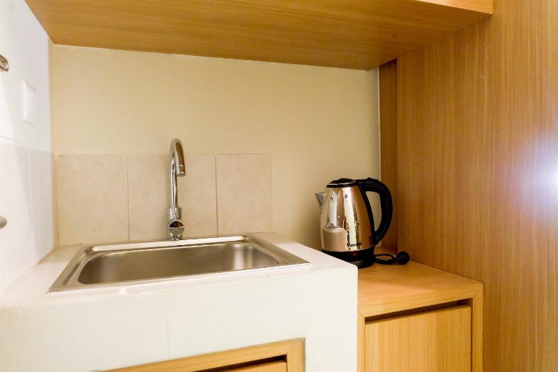 Comfy Studio Mustika Golf Apartment By Travelio - image 8