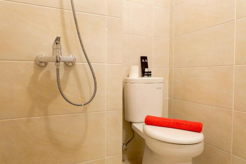 Comfy Studio Mustika Golf Apartment By Travelio - image 15