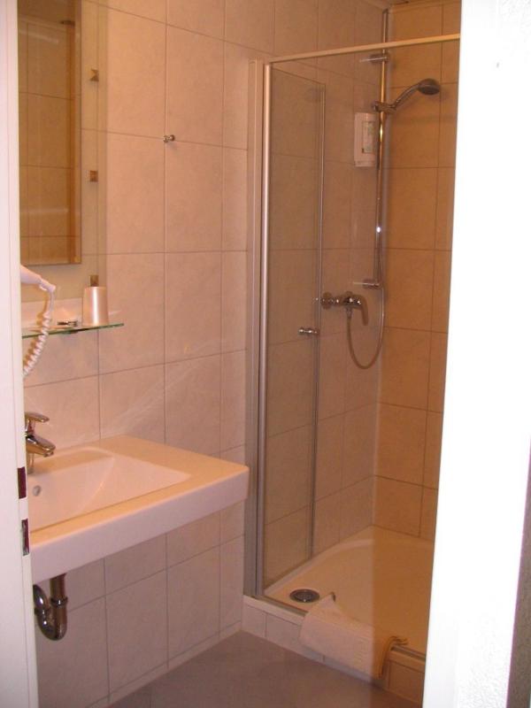 Quadruple Room image 3
