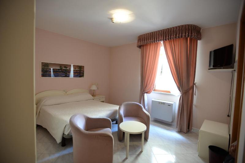 Superior Double Room (1 Adult) image 3