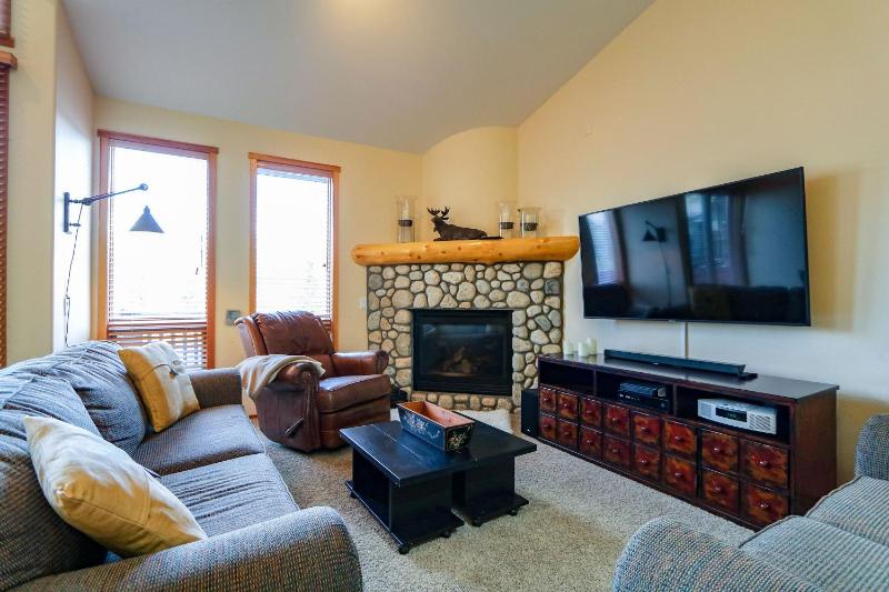 Snowcreek V 997 Panoramic Mountain Views Pet-Friendly - image 1