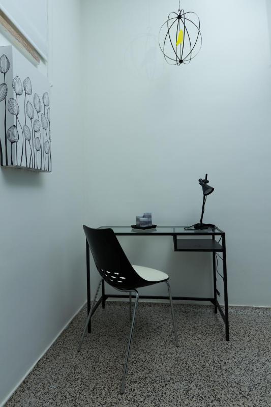 Twin Room with Shared Bathroom image 2
