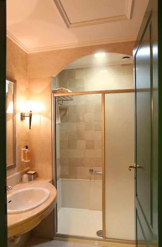 Junior Suite image 2