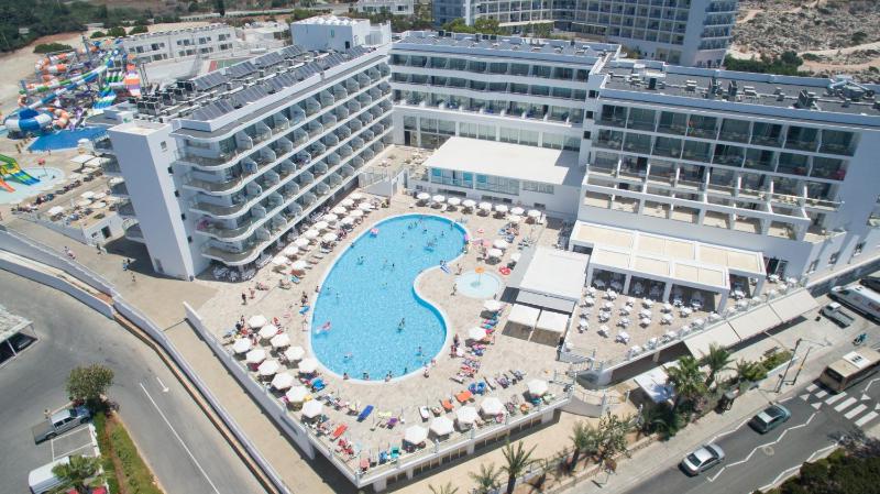 Tofinis Hotel - image 2