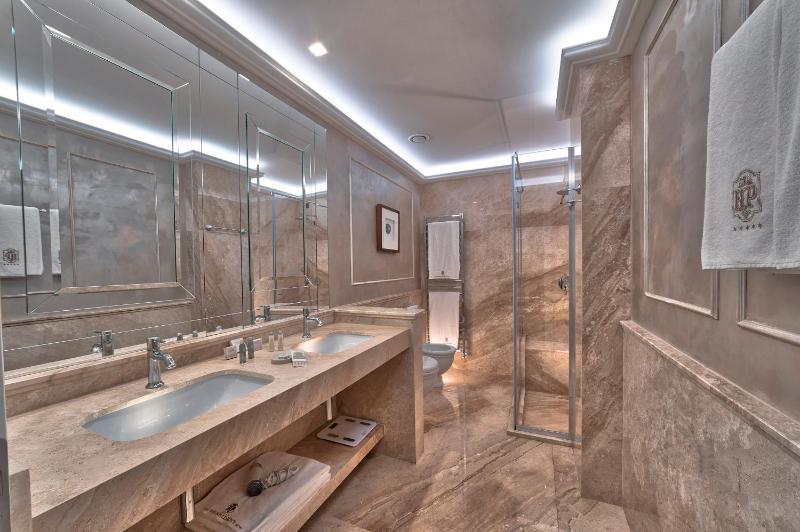 Premium Panorama Double Room  image 4