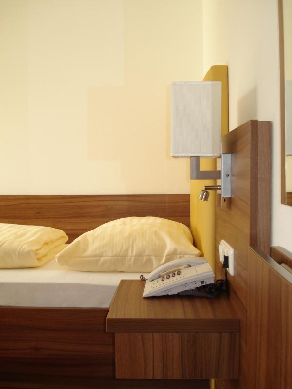 Comfort Single Room image 2