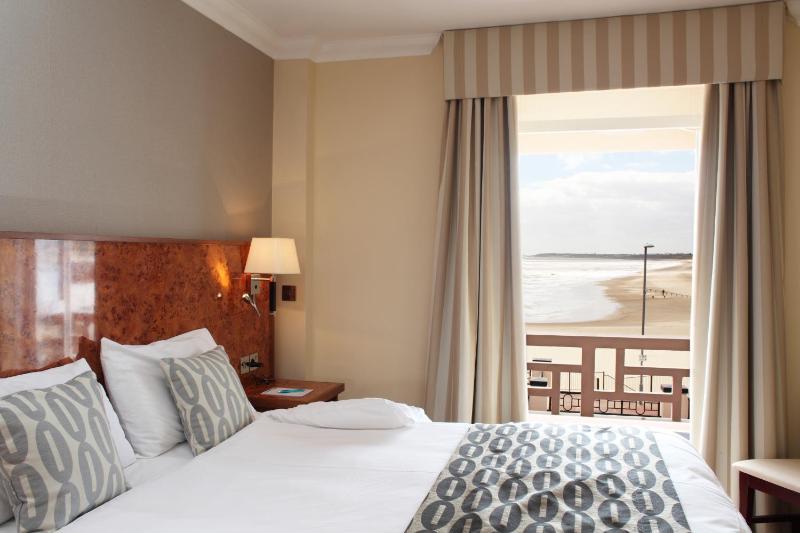 Premier Double Room with Sea View image 3