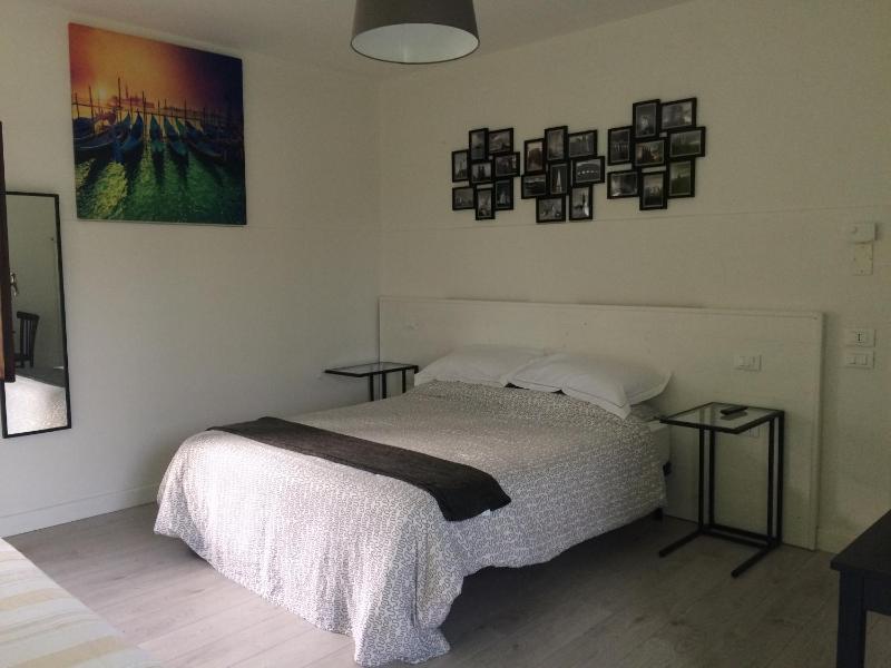 Double Room with Private External Bathroom image 2