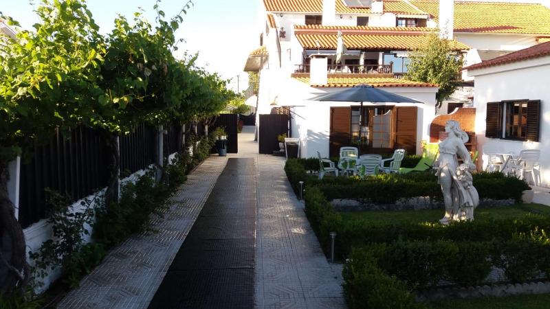 Country House Alfarim - image 26