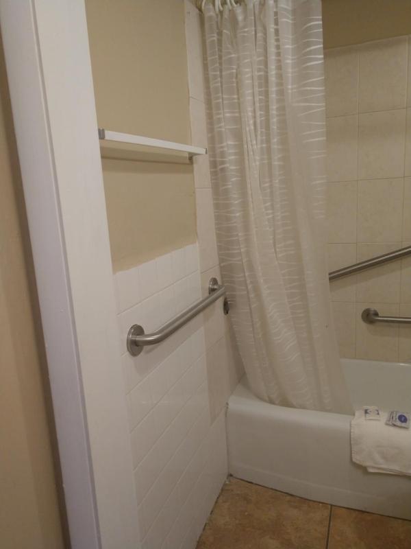 King Room - Disability Access image 3