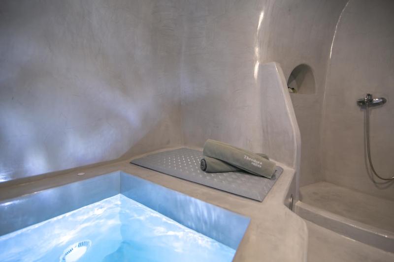 Theodora Suites - image 8