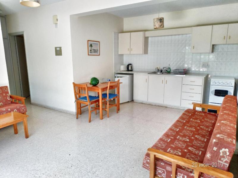 Constantaras Apartments - image 3