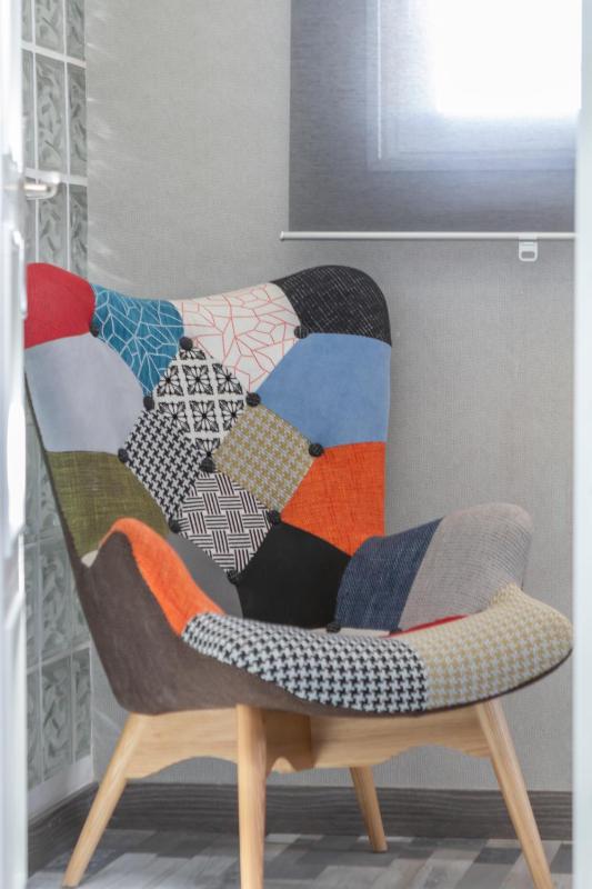 One-Bedroom Apartment image 3