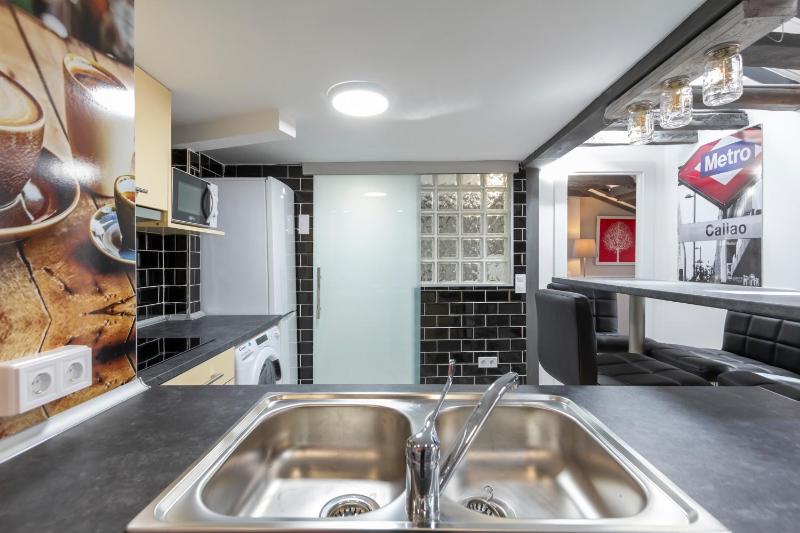 Luna Apartment - image 7