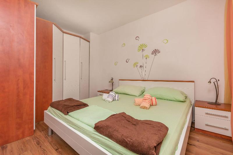 Apartment image 3