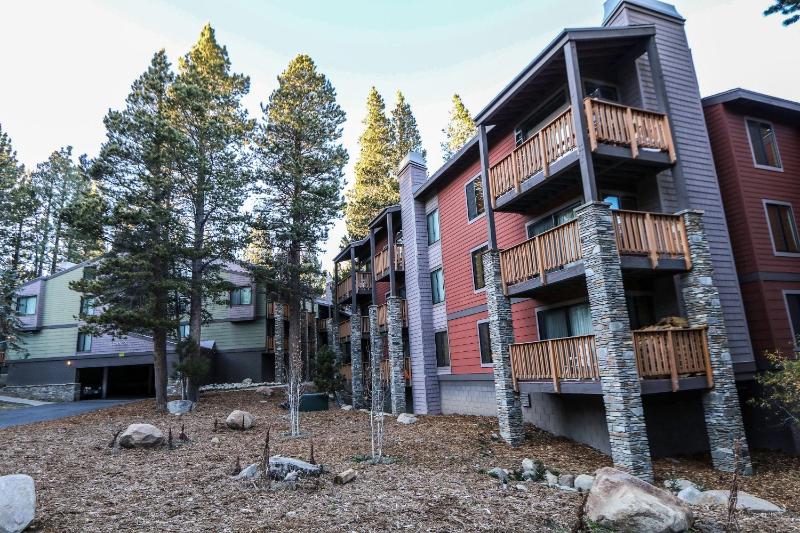 Summit 49 Apartment - image 26