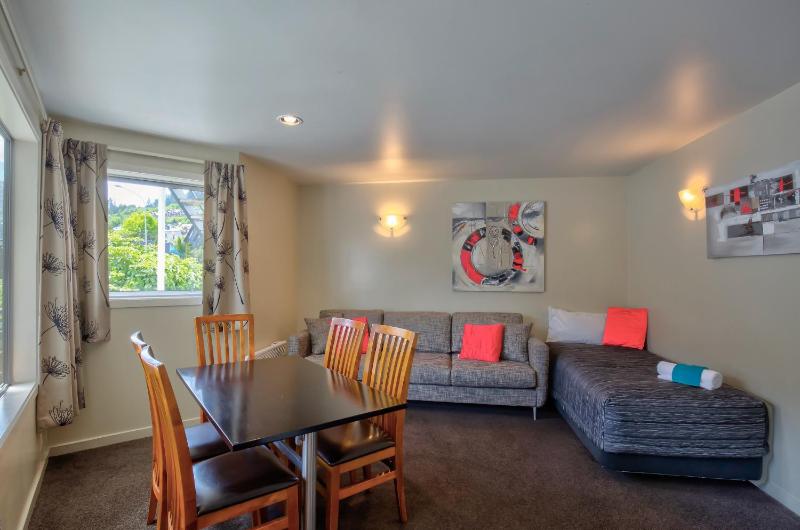 Two-Bedroom Apartment with Lake View image 3
