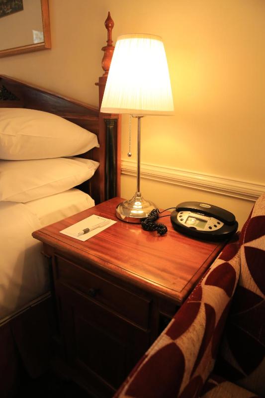 Deluxe Twin Room image 3