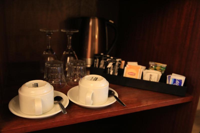Twin Towers Inn - image 7