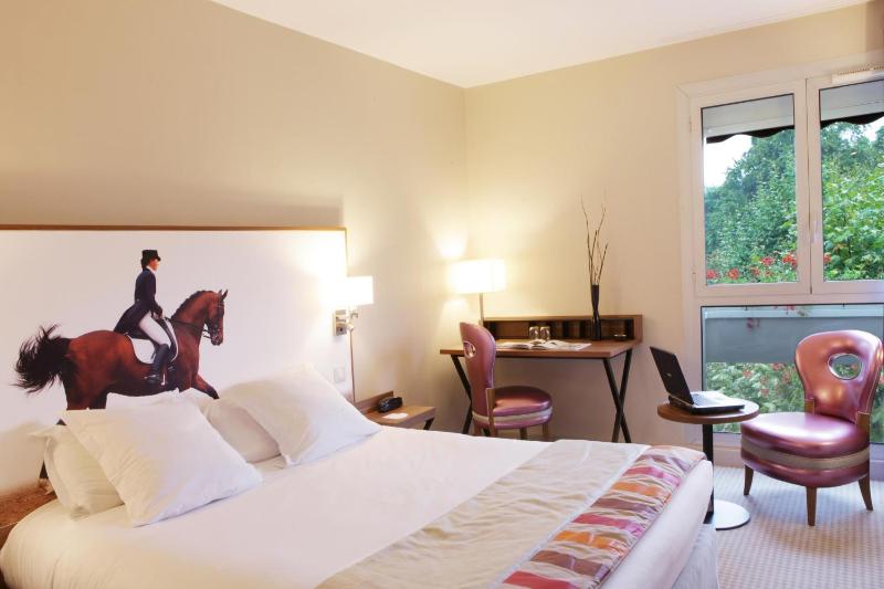 Comfort Queen Room image 2
