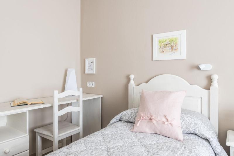 Single Room with Balcony image 2