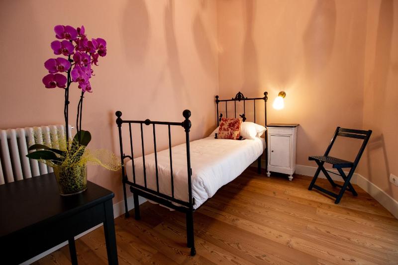 Two-Bedroom Suite - interconnecting rooms image 3