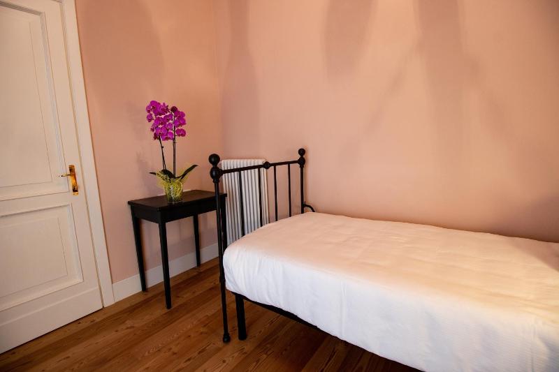 Two-Bedroom Suite - interconnecting rooms image 4