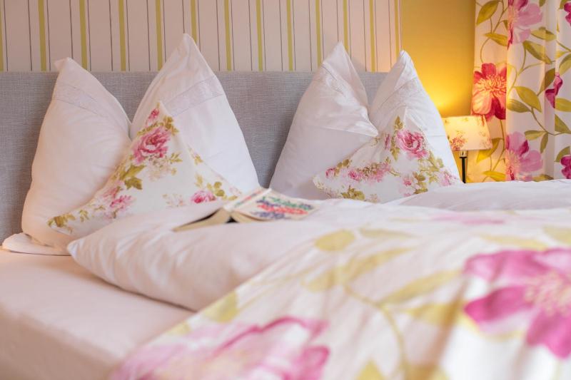 Classic Double Room with Balcony image 1