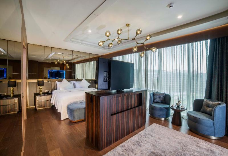 Presidential Suite image 3