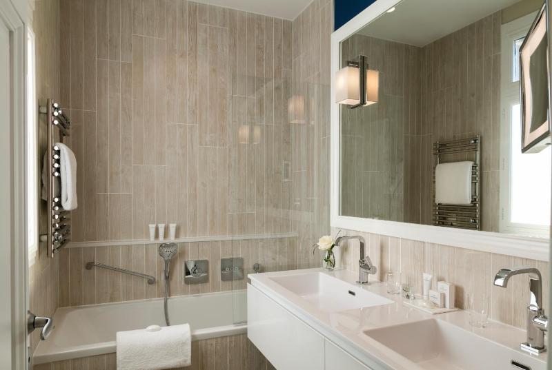Superior Room image 4