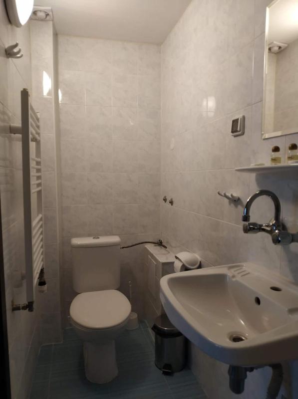 Twin Room image 2