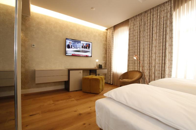 Superior Double Room image 4