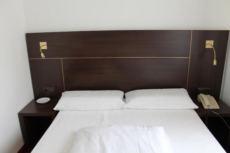 Single Room image 1