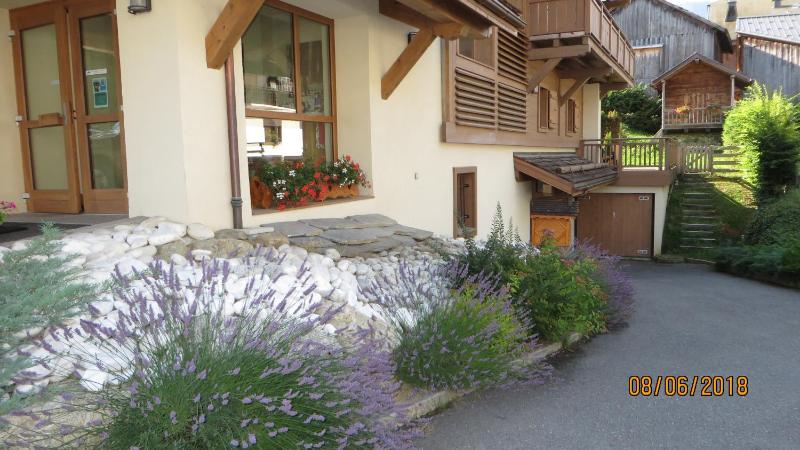 Apartment with Mountain View image 3