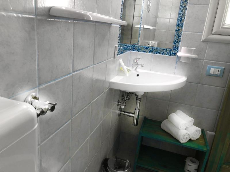 Double or Twin Room image 2